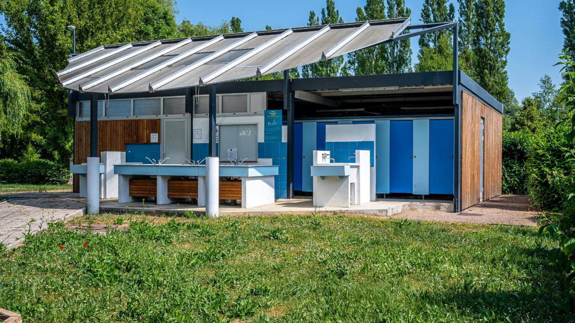 Camping Vesoul Vaivre-et-Montoille الغرفة الصورة